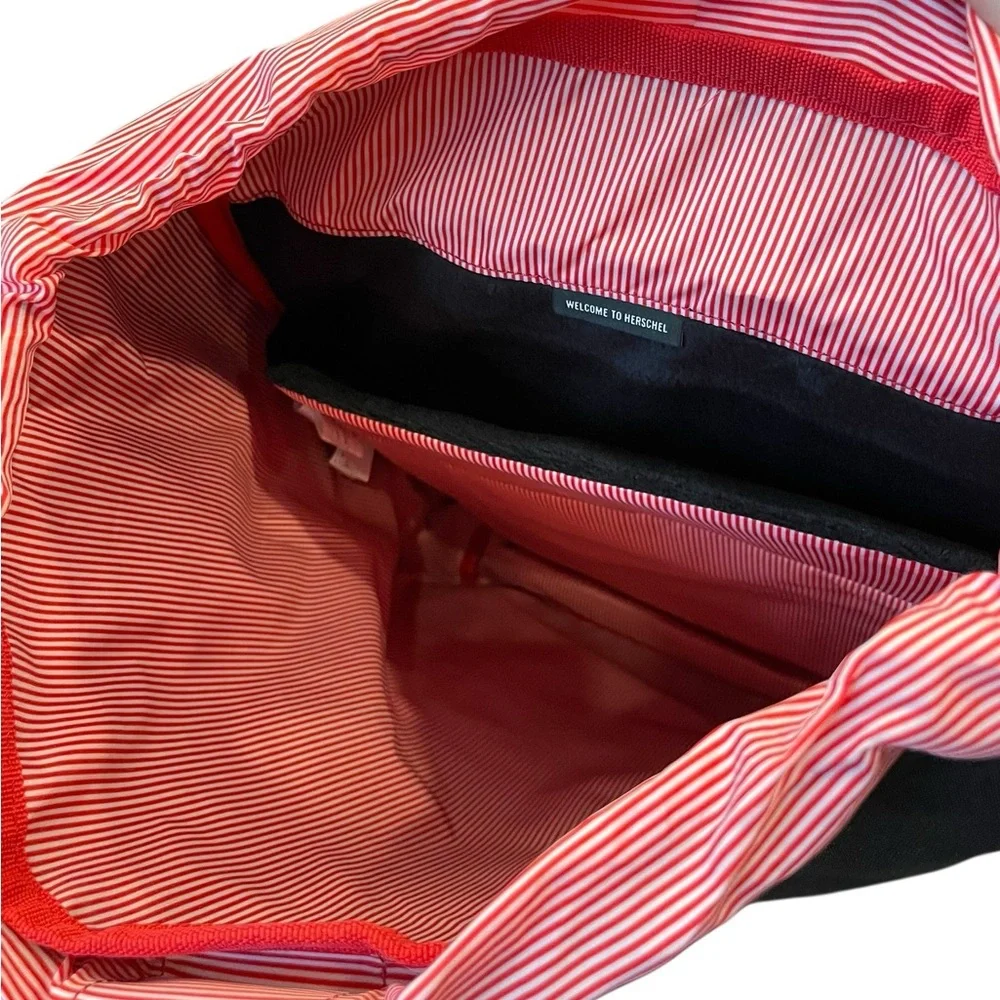 Herschel Supply Co. Retreat Backpack Padded‎ Interior Laptop Sleeve Black Brown